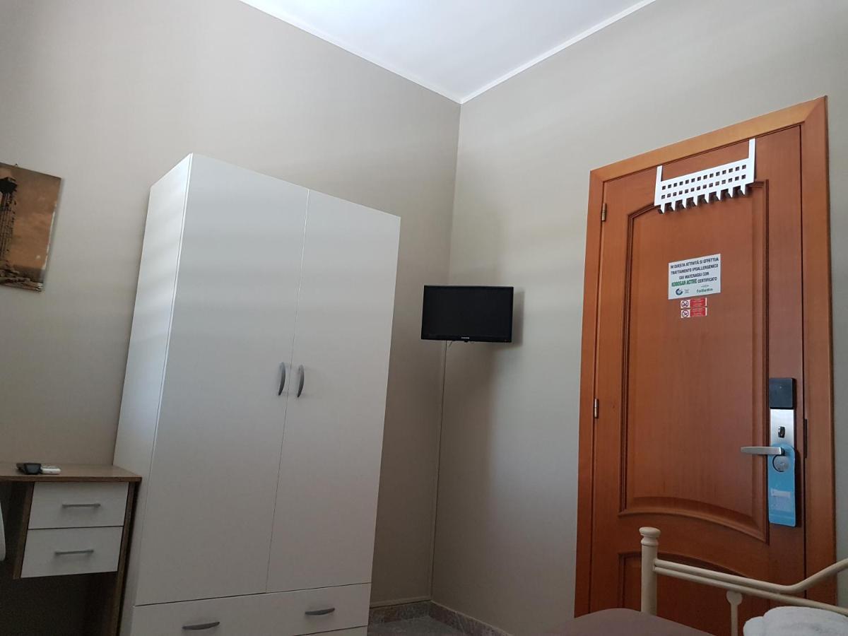 Camera Singola con Bagno Privato Esterno